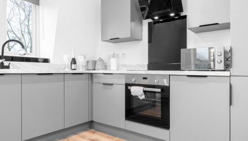 Modern Two Bed Apartment - Balcony & Parking - Netflix 8MC - Foto 5