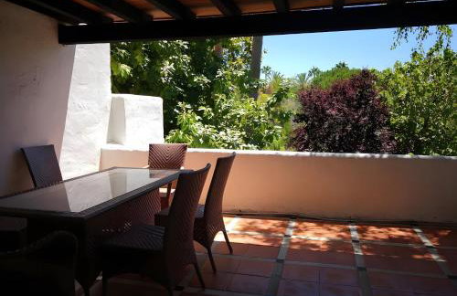 Bonito piso con jardines y piscina - Foto 33