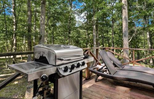 River Access Cabin w Hot Tub Kayaks WiFi Grill - Photo 6