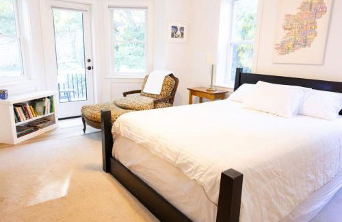 Private 2-Bedroom Second-Floor Residence, Bala Cynwyd - Foto 1