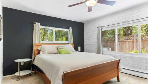 Relaxing River Retreat Near Moms Beach with Patio - Foto 2