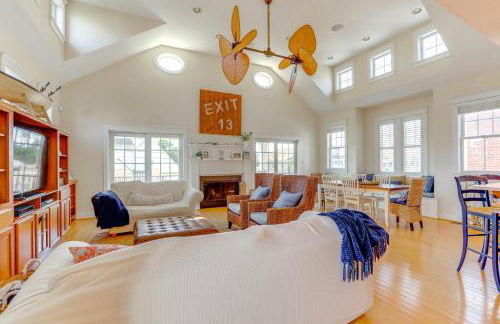 Spacious Avalon Beach House - 2 Blocks to Water! - Foto 3