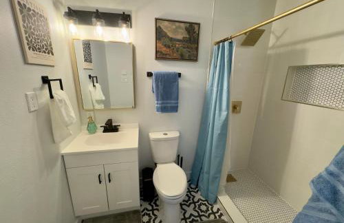 5 Star Stay Large Remodeled Modern 4BR Near UNT and TWU Sleeps 10 - Foto 24