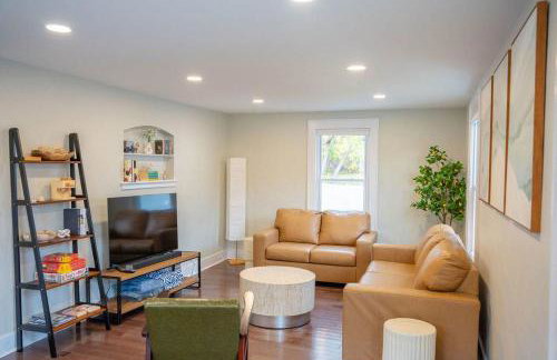 Jefferson & Grounds 3BR Steps from HWS and Hot Tub - Foto 1