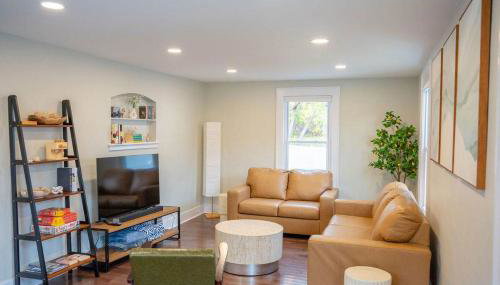 Jefferson & Grounds 3BR Steps from HWS and Hot Tub - Foto 1