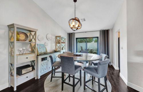 Heated Pool, Sleeps 10, Relaxing Lanai, Near Beaches, Pet Friendly! - Foto 9