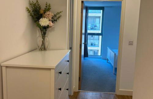 Central 1-Bed Apt for 4 Near Transport & Shops - Foto 19