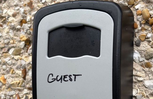 2-bed Flat, Wishaw, Free Parking, Family-friendly - Photo 14