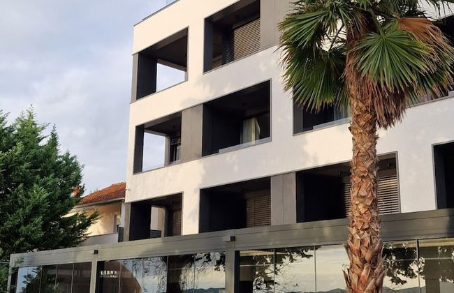 La Vista Suites - Photo 40