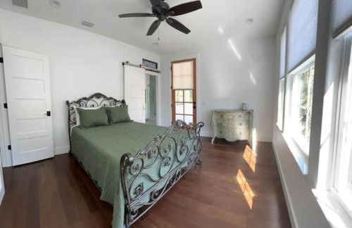 Gator Grove - Colonial House - Brand New Build! - Photo 3