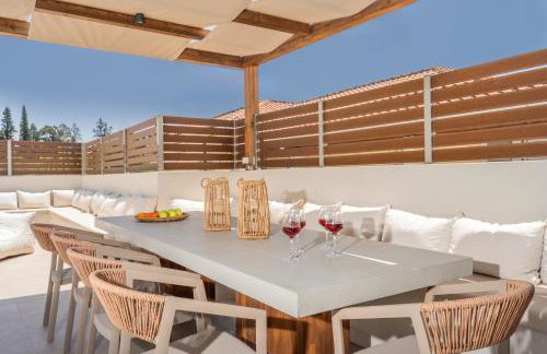 Cantouni Villa, Luxury 5BR Retreat with Pool & Jacuzzi Near Town by Villa Mana Gers - Photo 43