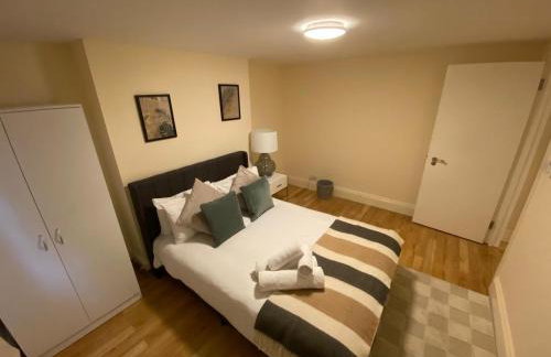 Riverside 2 Bedroom Apartment - Central Location - Foto 6