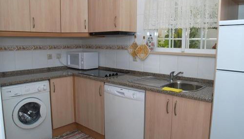 Sunny poolview Apartment - Foto 4