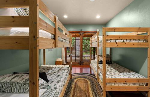 Whispering Pines - Cabin w hot tub - Foto 30