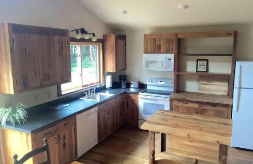 Luxury Cabin for Rent near the Shenandoah National Park, Virginia - Photo 12