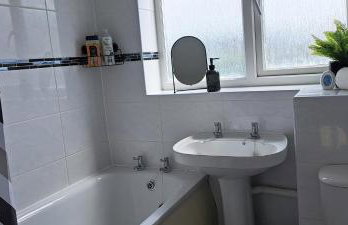 Generous 3 bed in the heart of the village - Foto 25