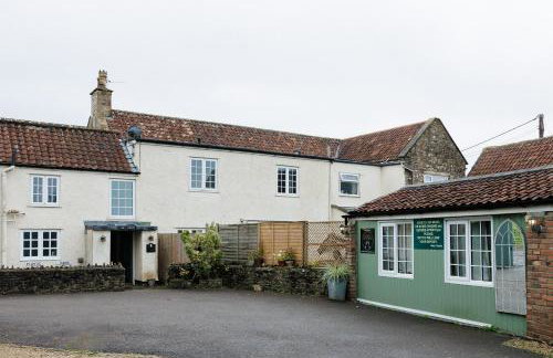 The Farmhouse with two hot tubs - Foto 55