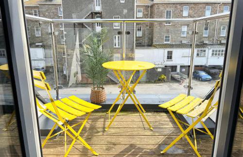 Kerensa 3 bed townhouse located close to the beach with Parking - Photo 13