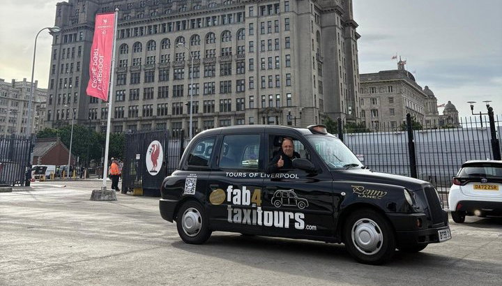 Excursion semi-privée à Liverpool en taxi - Photo 1
