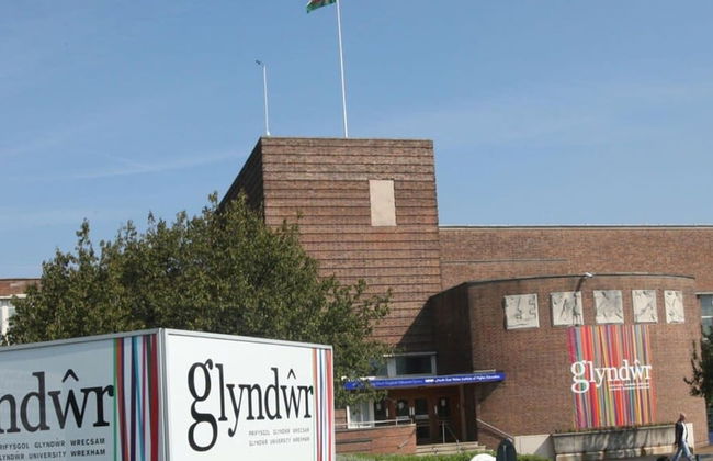 The Lower Gathering - Wrexham Town Centre - Sleeps Up To 10 - Photo 27