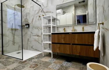 CASA NATY, Espacioso Renovado Apartamento en el Centro de Malaga - Photo 21