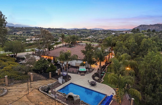 Breathtaking Meadows by Avantstay Temecula Group Retreat Pool, Pickleball, Firepit, Hot Tub - Foto 46