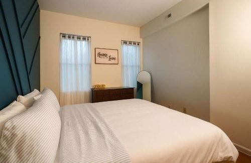 Soulard River-View Loft - 2 King BR - Parking - Foto 14