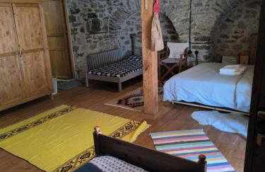 The Mountain House -mountain getaway - Photo 5