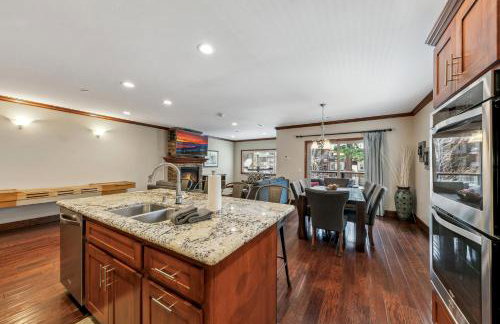 3BR Townhome Near Heavenly & Lake TW201 - Foto 10