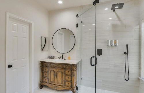 Spacious and Luxury Home w Cinema Room and Pool - Foto 21