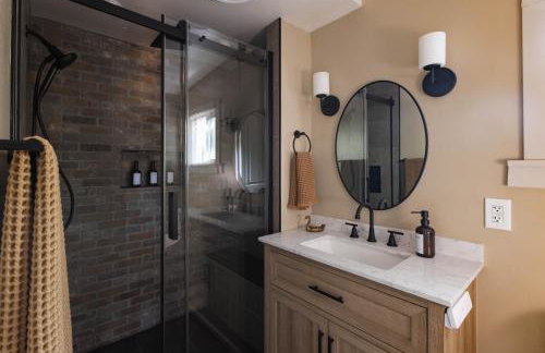 Comfy Home with Game Room & Back Yard - Kid Friendly - Foto 35