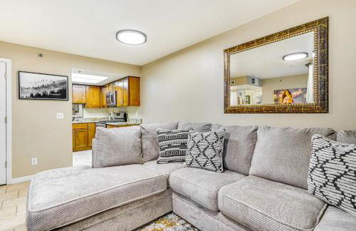 Cozy and Centrally Located SLC Condo with Balcony! - Foto 6