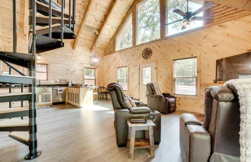 Sip, Hike and Explore Sleek Retreat in Cleveland! - Foto 4