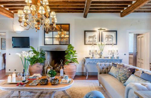 Fattoria Camigliano, Luxury Farmhouse with Pool inside a Wine Estate - Foto 129