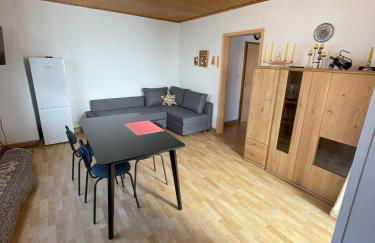 Apartment Klein - alles drin in 45qm, Platz für bis zu 4 Personen plus Hund, egal ob Familie, Kollegen oder Freunde - Foto 5