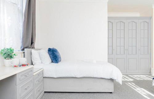 Contractor Stay above bar and restaurant - Foto 27