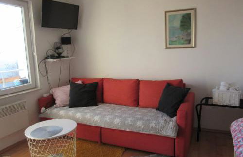 Plesivica Hillside Holiday Home with Hot -Tub - Foto 25