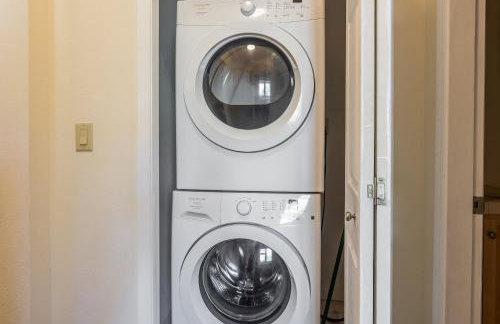 Mammoth Green #210 - Nearly Ski-in Ski-Out 2 Bedroom 2 Bath, Sleeps 6 on Golf Course - Photo 20