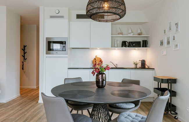 Spacious Top-flour Apartment With Private Parking - Foto 2