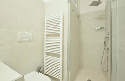 Cozy Home In Pozzol Groppo With Wifi - Foto 38