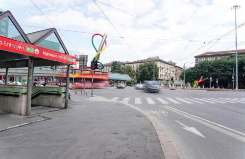 Cadorna Prestigious Apartment - Modern Architecture in front of the Station - Photo 33