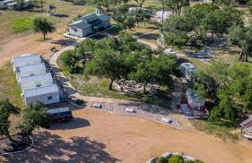 Charming Luxurious Airstream Beautifully Design with Indoor Bath in Texas - Foto 3