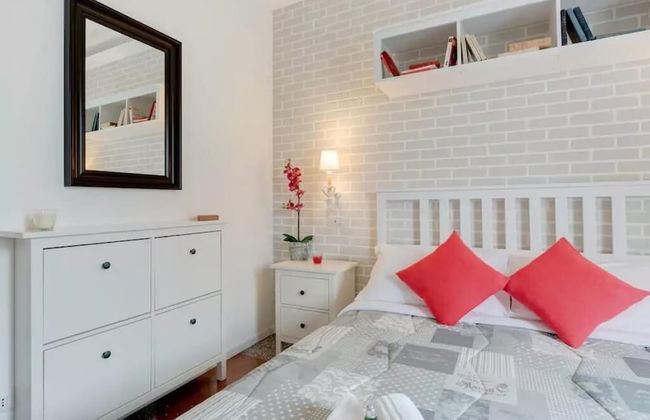 Moonlight Inn Guest House - Photo 9