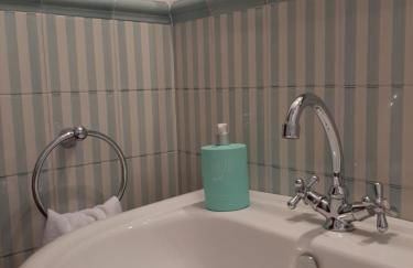 Casa con patio y chimenea en Piedralaves - Photo 23