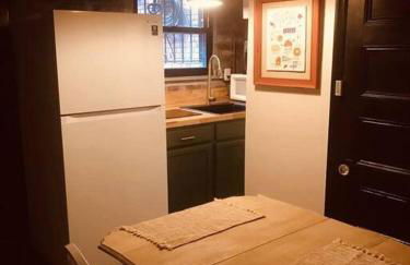 1850s historic Row House 7min train to NYC with private backyard - Foto 39