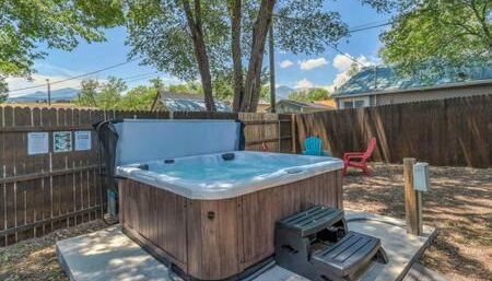Vibrant Watermelon - Hot Tub, BBQ-Grill, King-Bed, Backyard, Parking - Foto 2