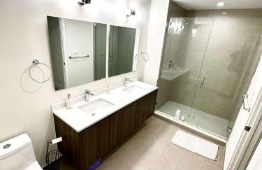 Modern Cozy 2 bedroom FREE Parking & High Speed Wifi - Foto 9