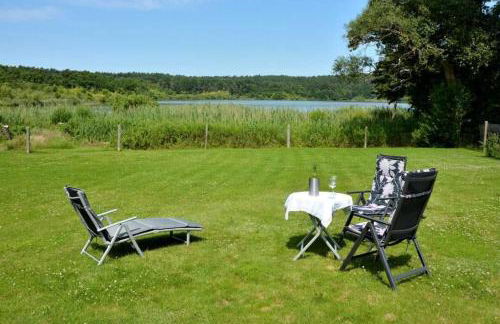 Ferienhaus am See auf großem Grundstück, Kaminofen - Foto 9