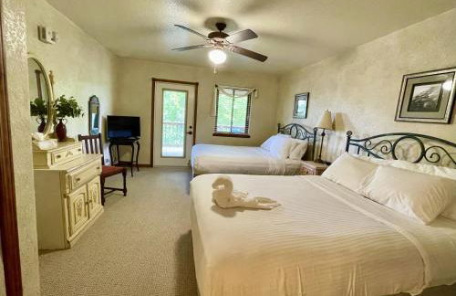 C9, Two bedroom, two bath, log-sided, lake view cottage with hot tub cottage - Foto 4