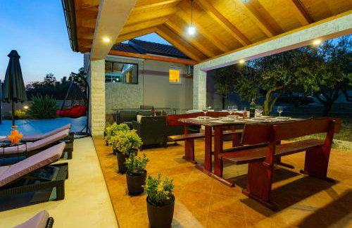 Villa Lorema-pet friendly on 5000 sqm garden,pool, jacuzzi, billiard&PS5 - Foto 29